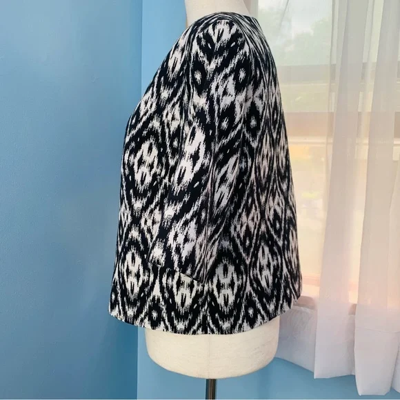 Vince Camuto Black and White Ikat Print Short Sleeve Jacket - Picture 2 of 7